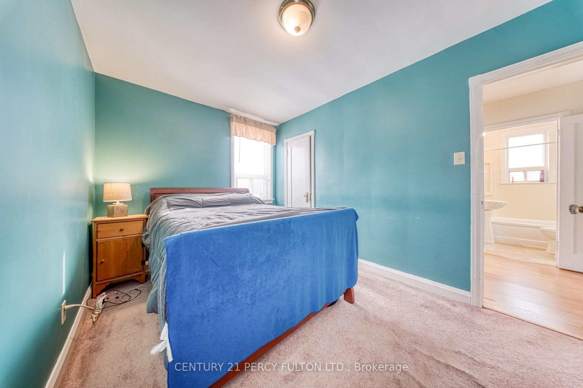 707 Athol Street photo 16