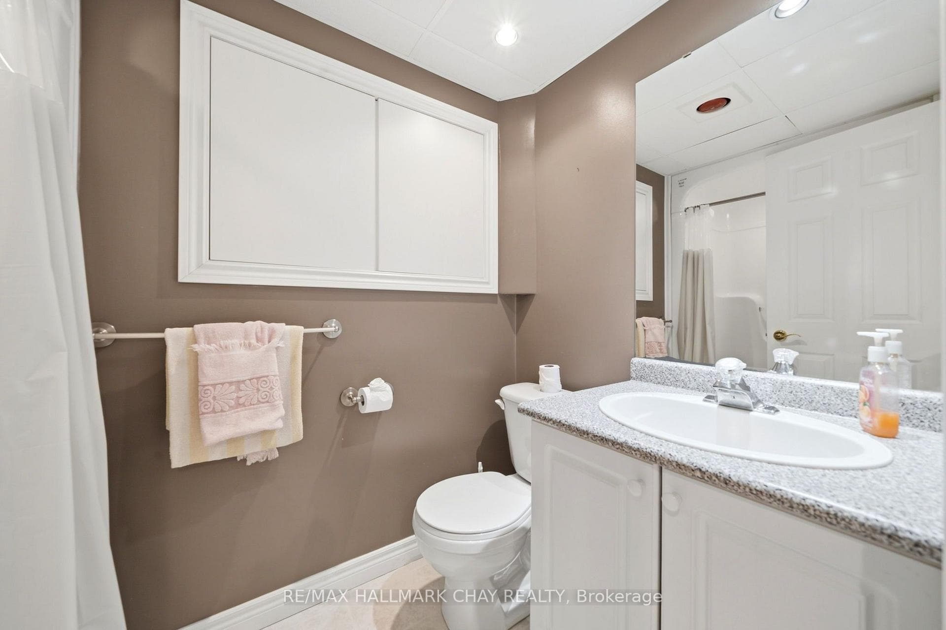 14 Douglas Drive photo 33