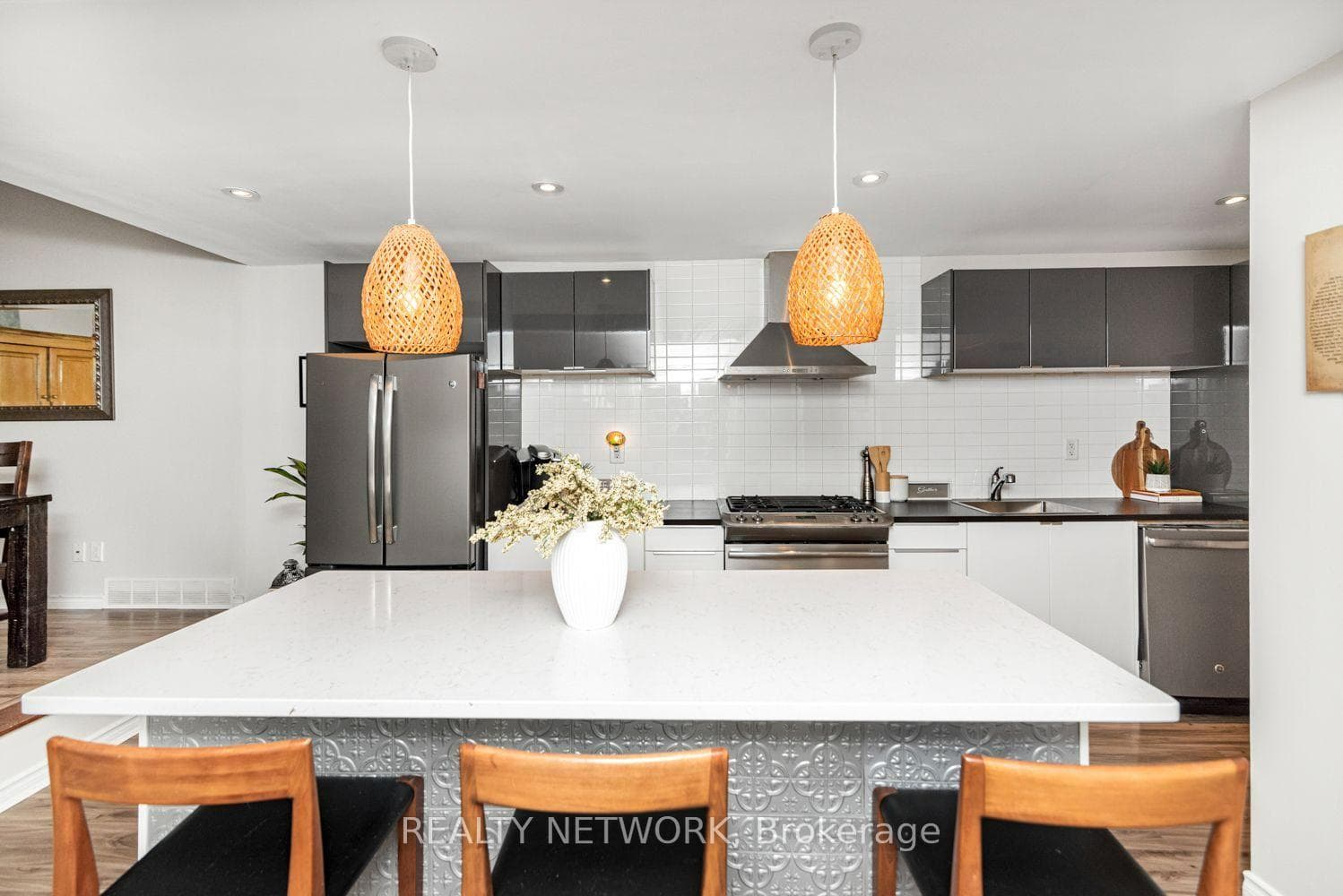 134 Erie Avenue photo 18