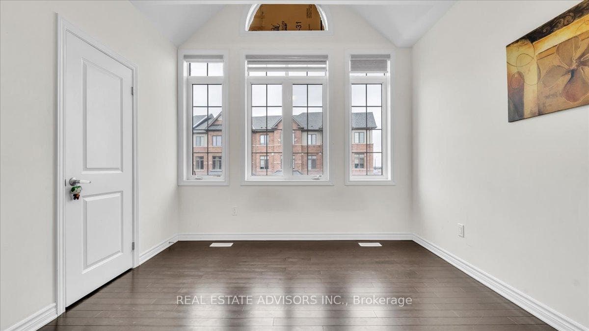 2 Tweedhill Avenue photo 40