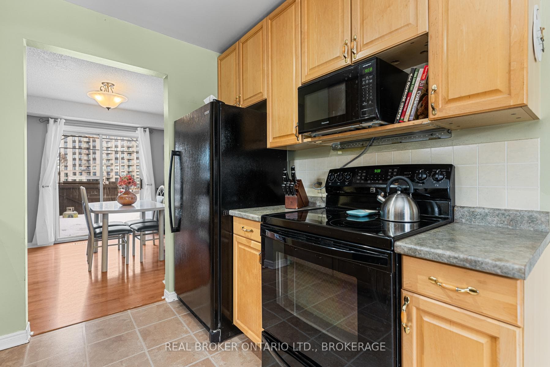 633 Davis Drive photo 9