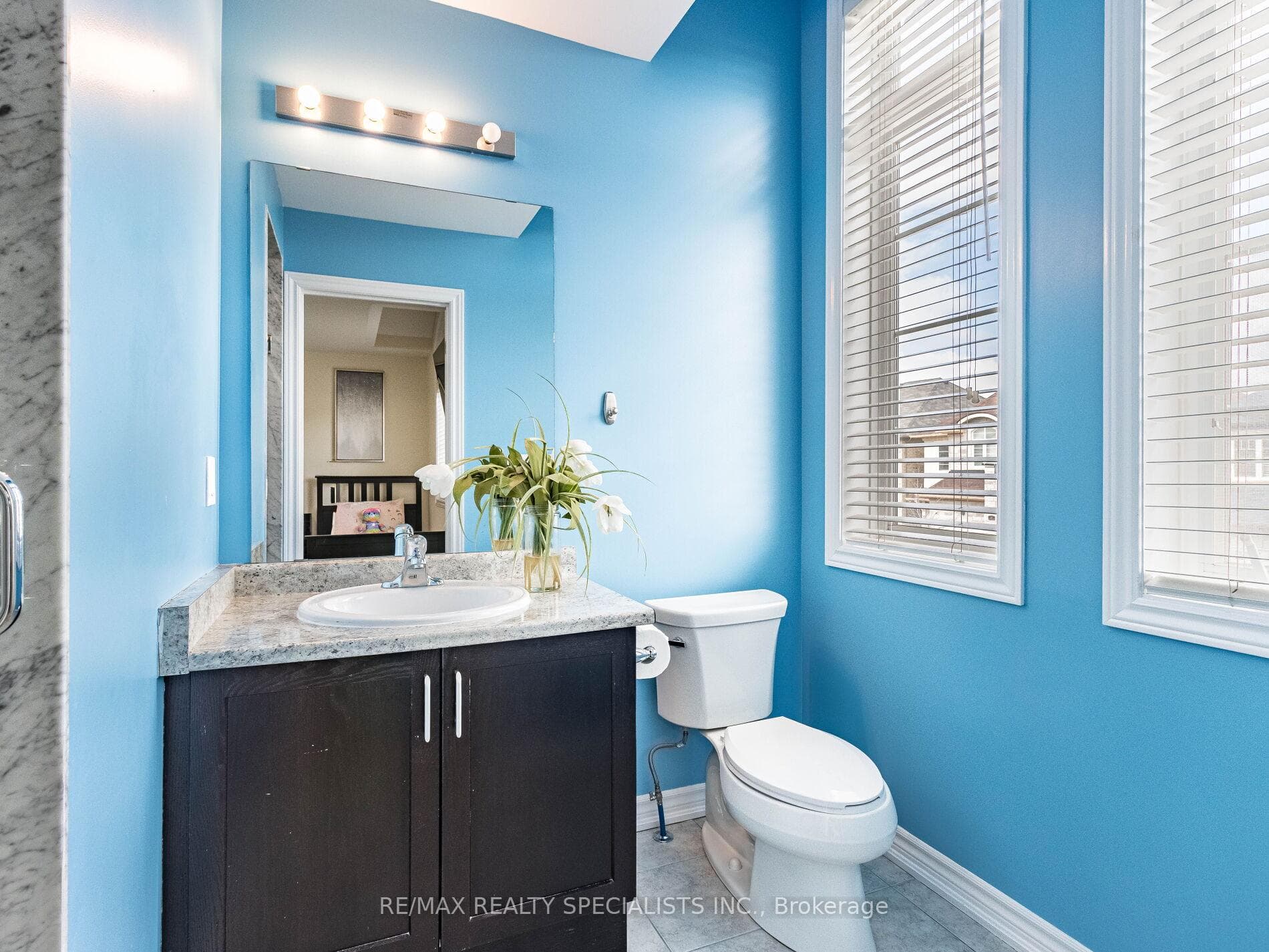 Semi Ensuite