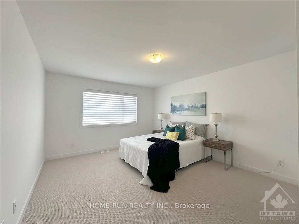 67 VICEROY Mews photo 16