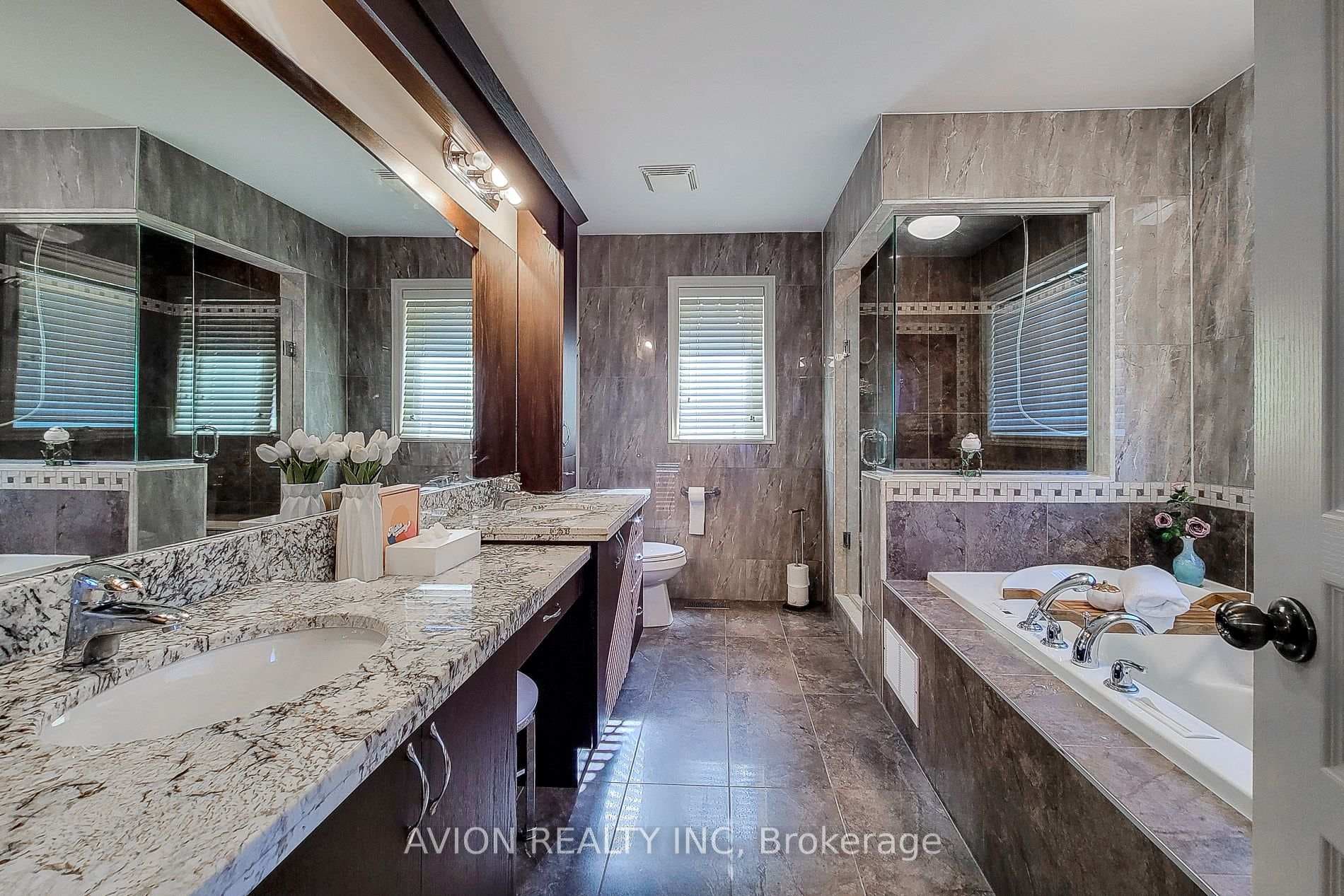 158 CHAMBERS Drive photo 28