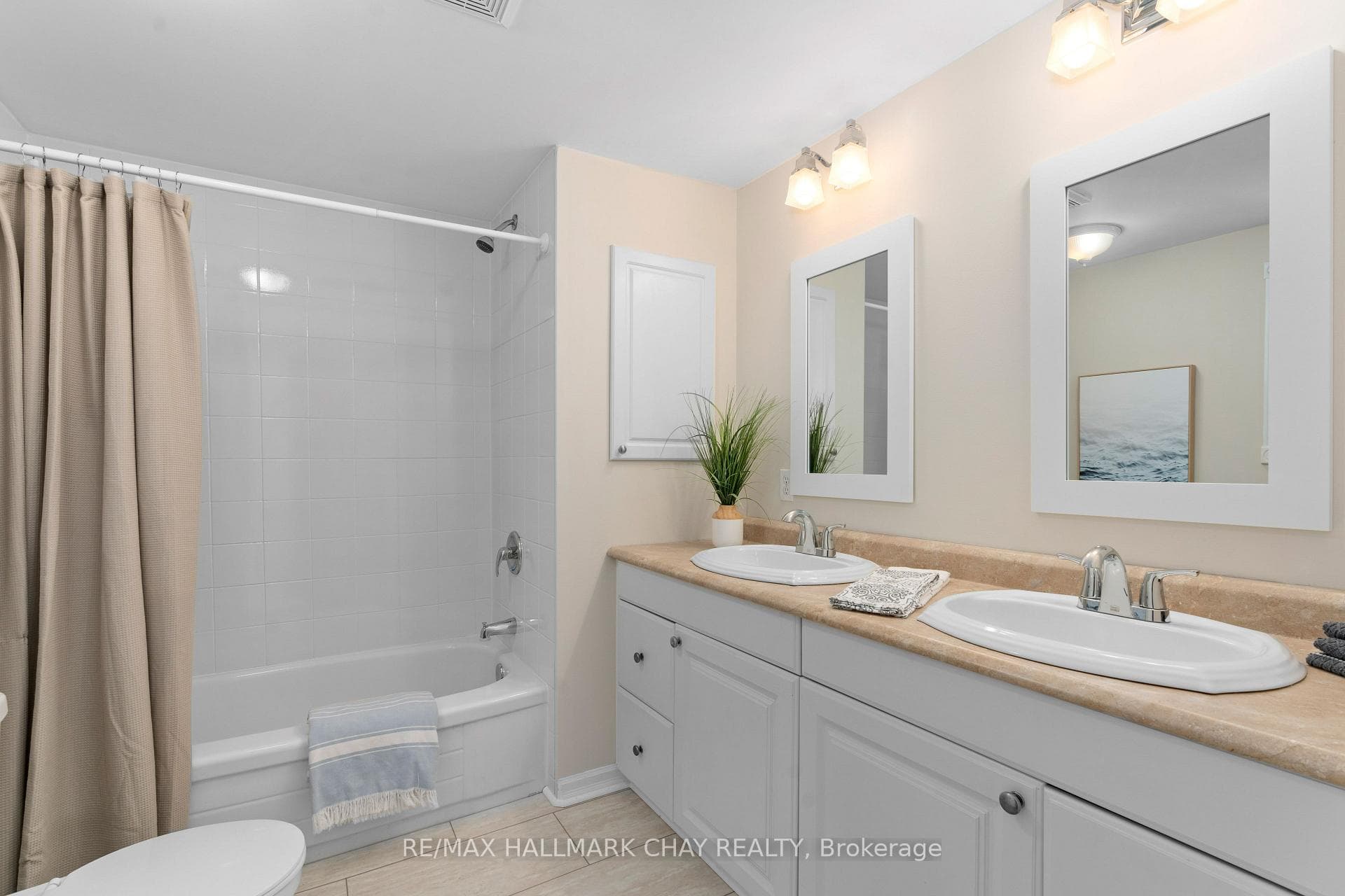4 Dufferin Street photo 6