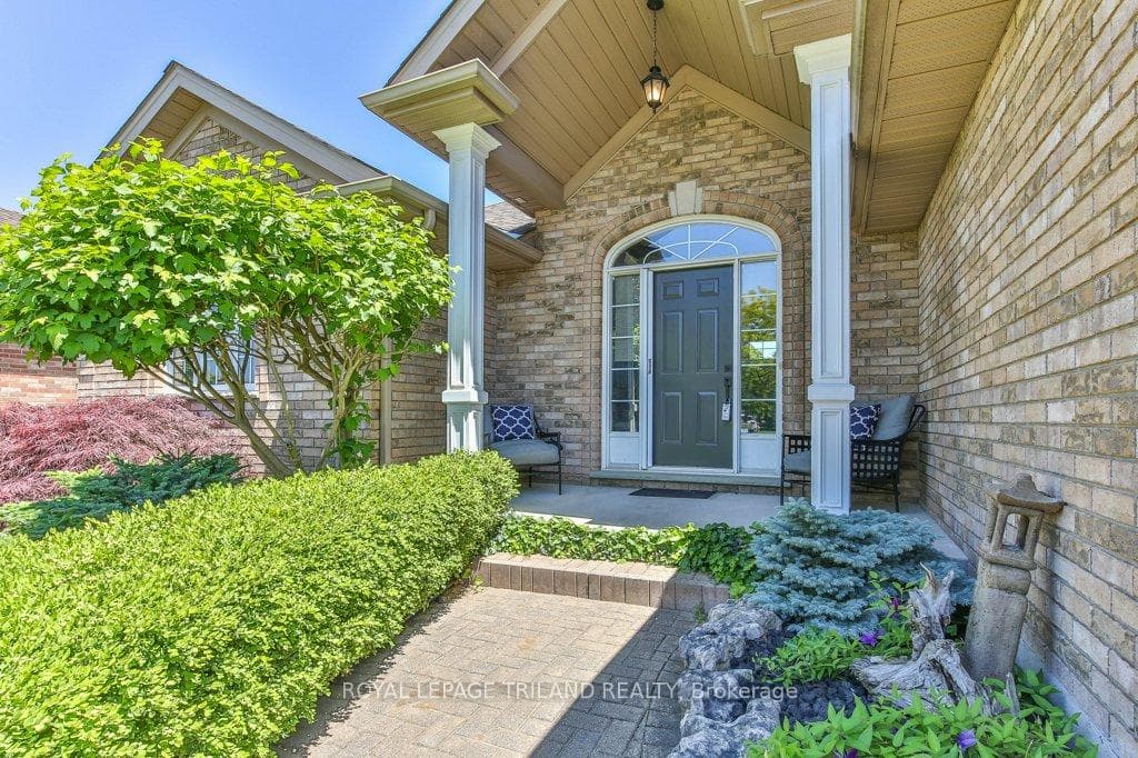 16 PINEHURST Drive photo 3