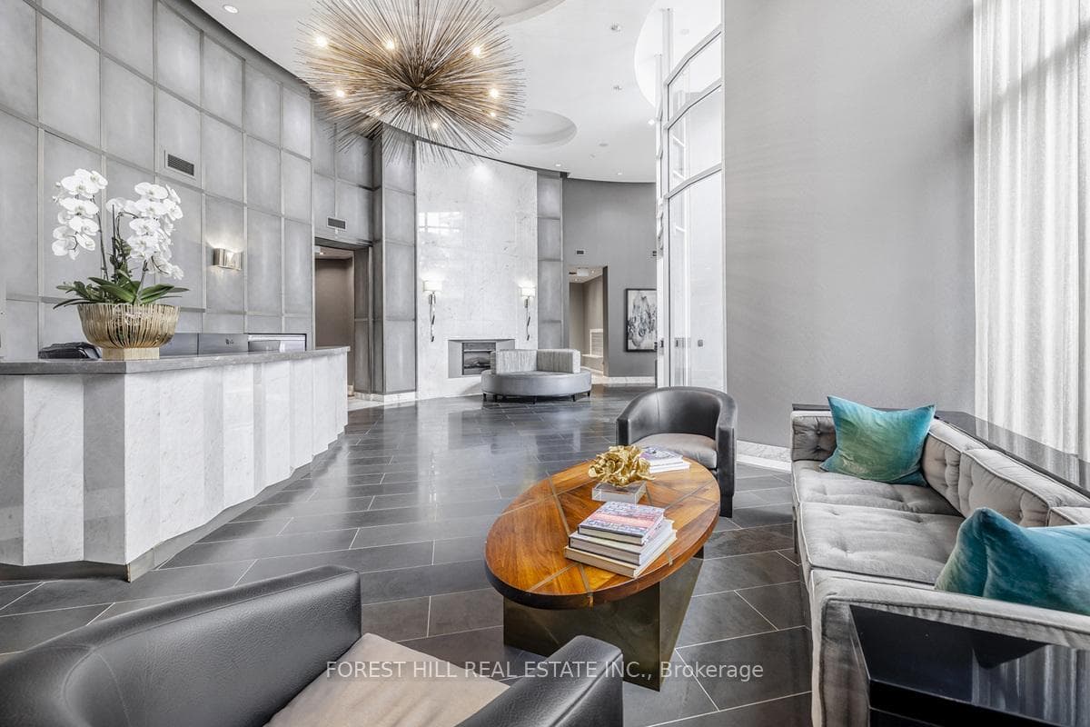 336 Spadina Road Unit PH1 photo 2