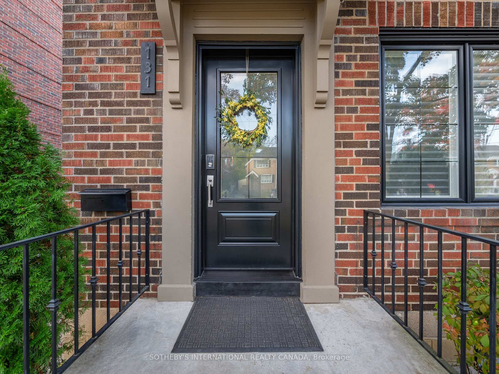 131 Glenvale Boulevard photo 2