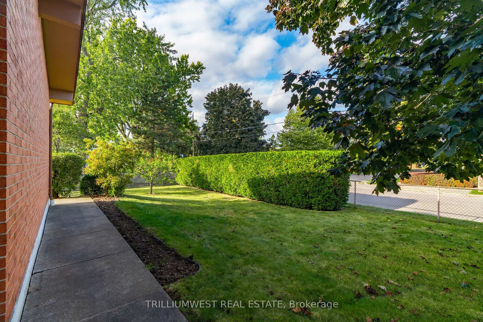 34 Bennett Avenue photo 30