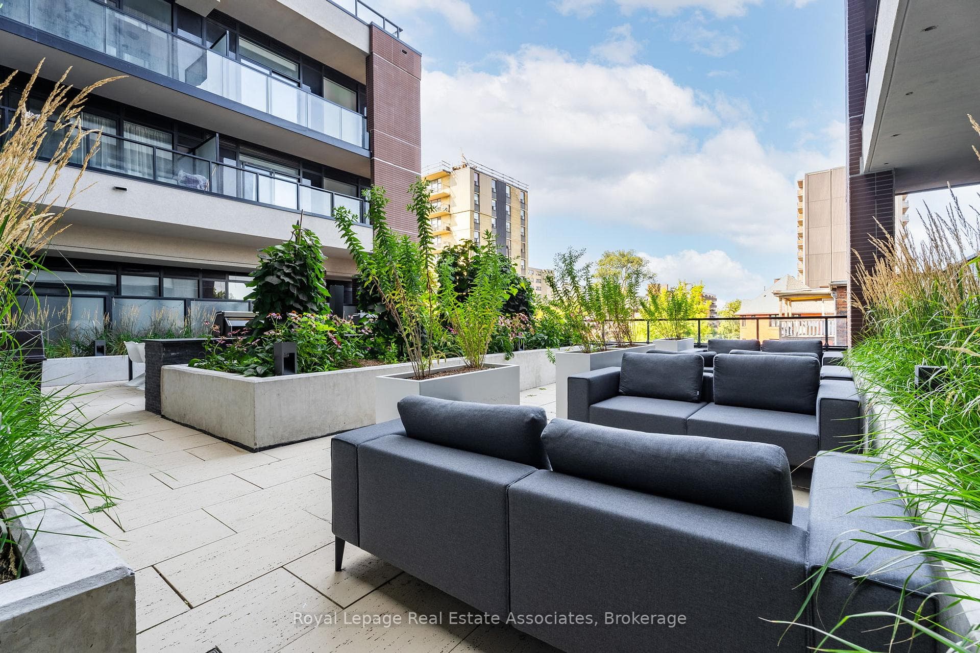 270 Dufferin Street Unit 329 photo 25