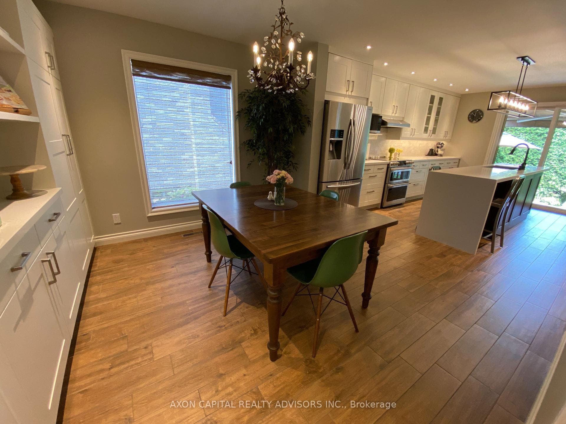 74 Eleanor Circle photo 4