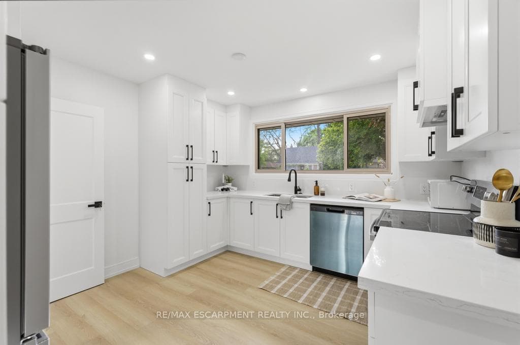 173 WEST 19TH Street photo 14