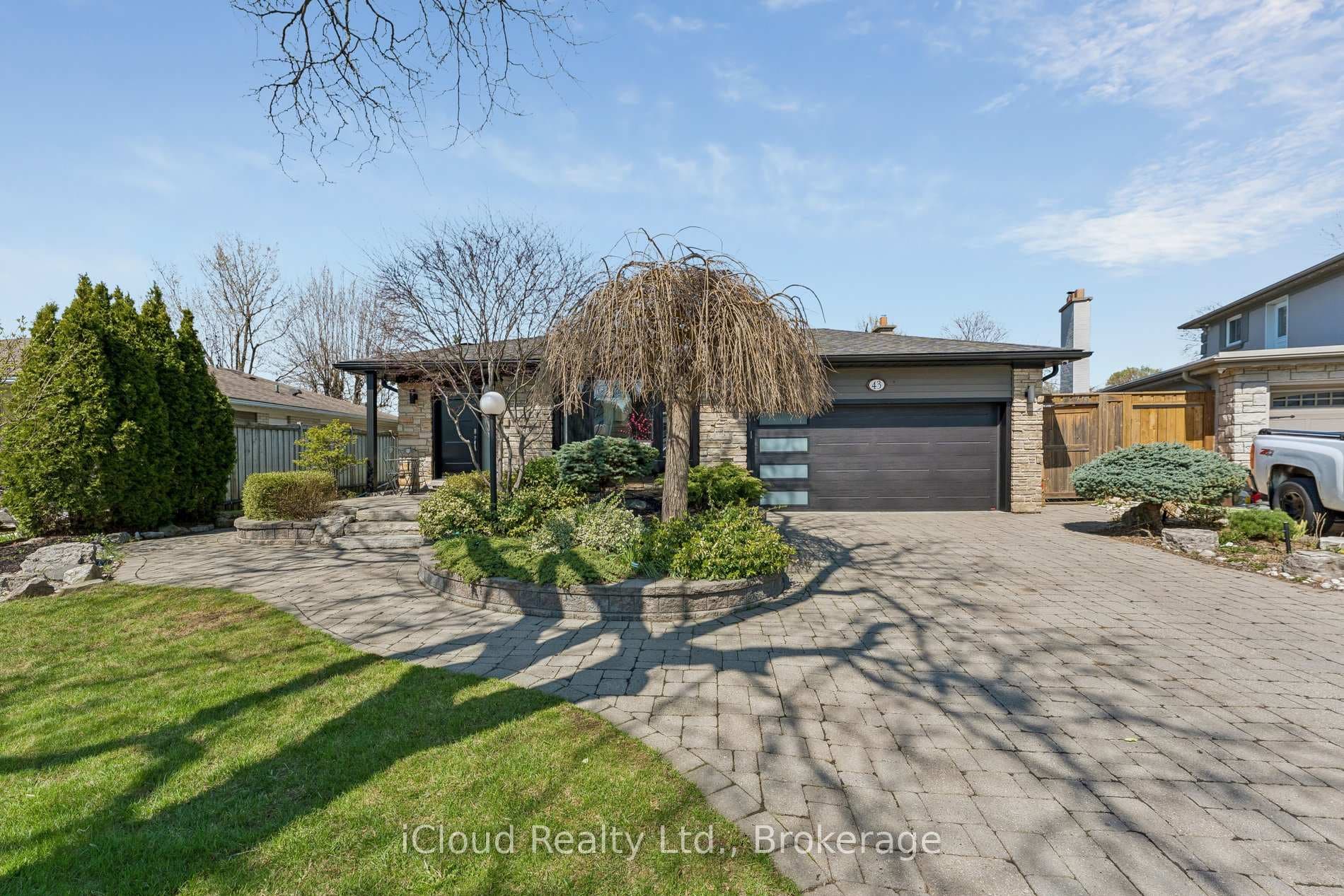 43 Ferndale Crescent photo 1