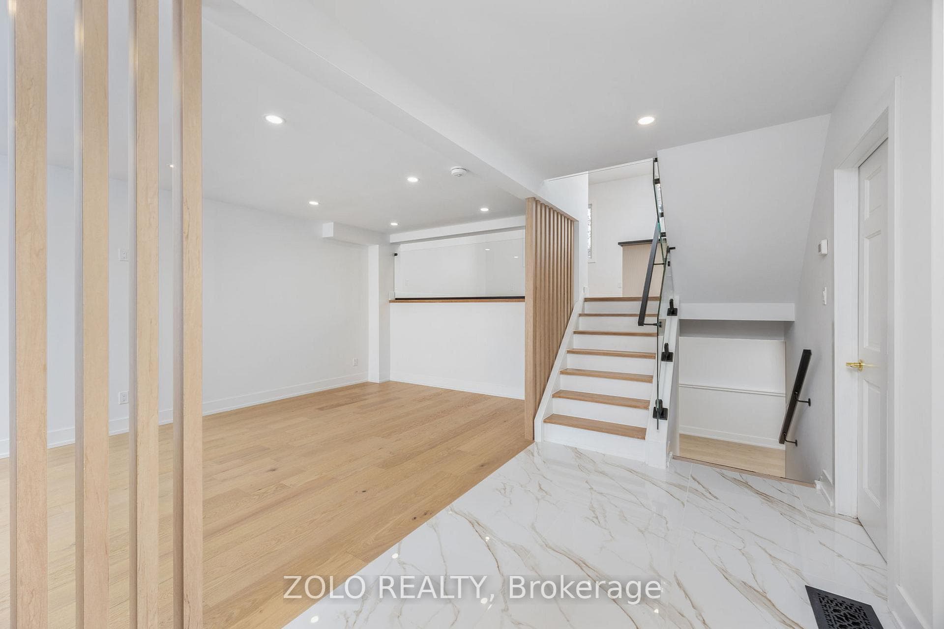 124 Kingston Road photo 2