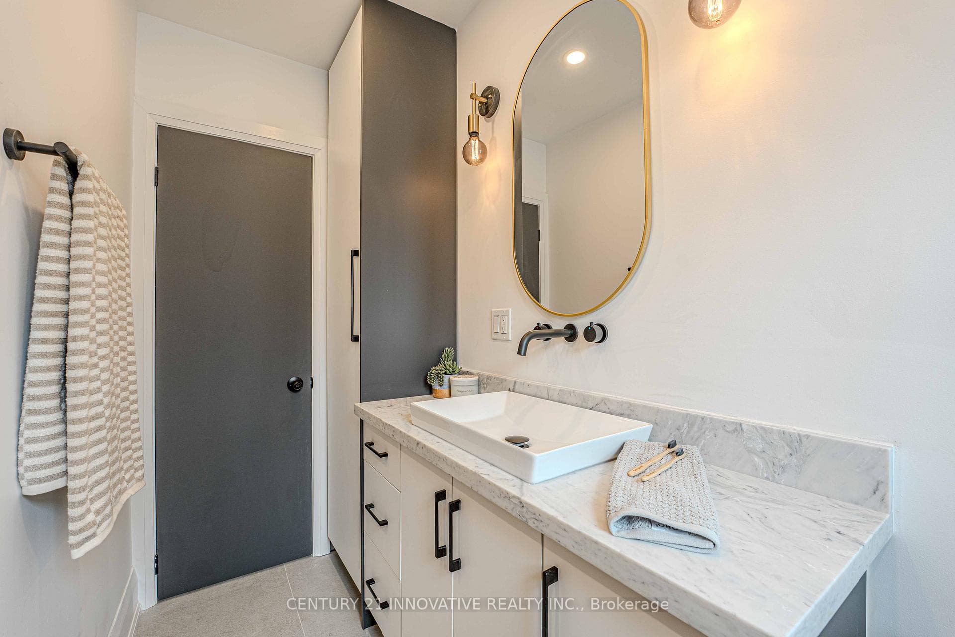 110 Canlish Road photo 24