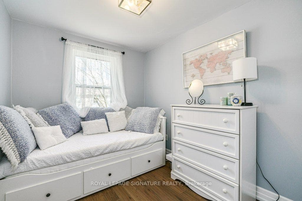 1836 John Street photo 11