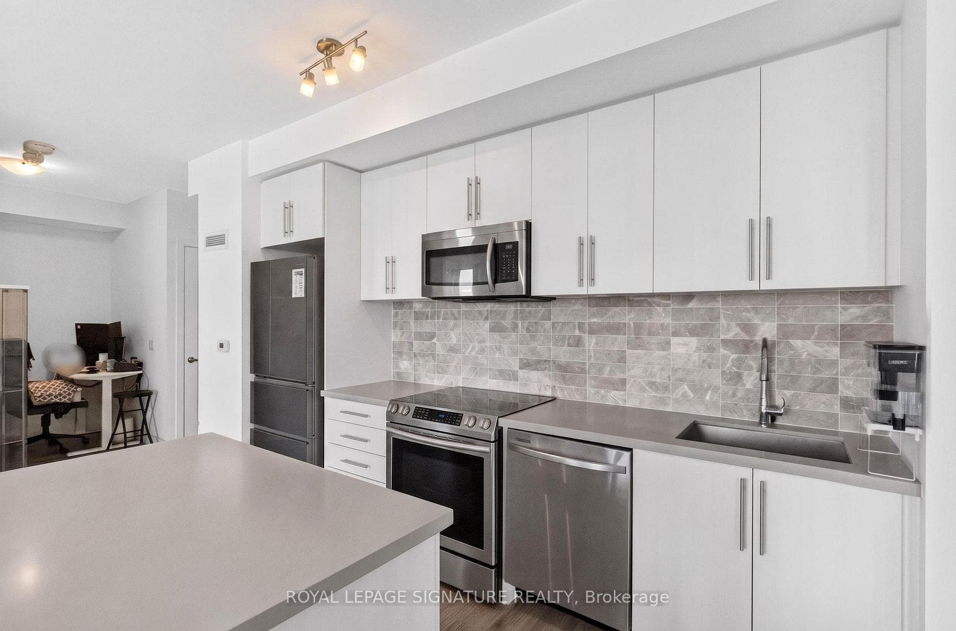 4699 Glen Erin Drive Unit 1504 photo 25