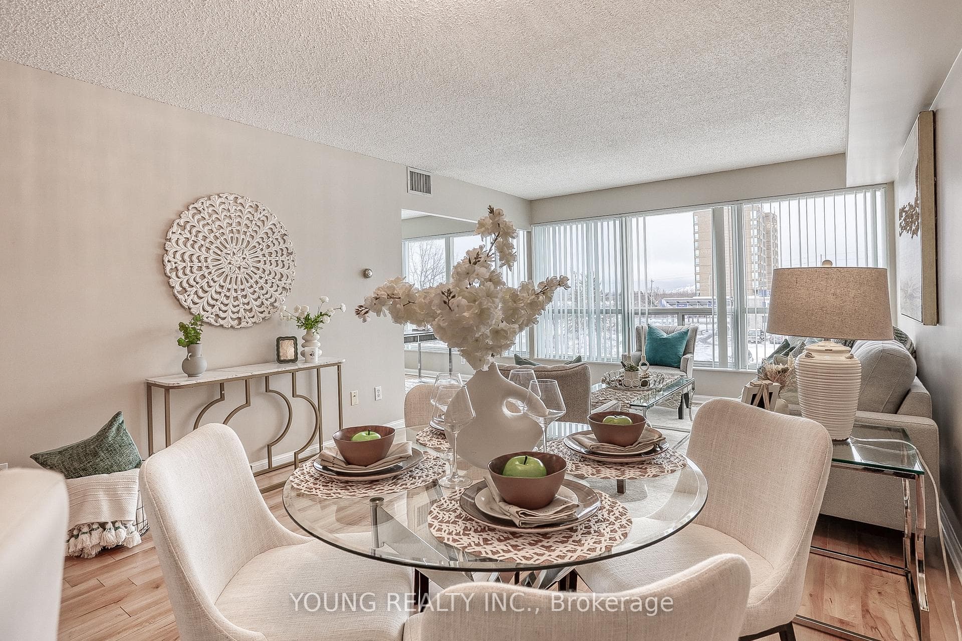 712 Rossland Road Unit 305 photo 11
