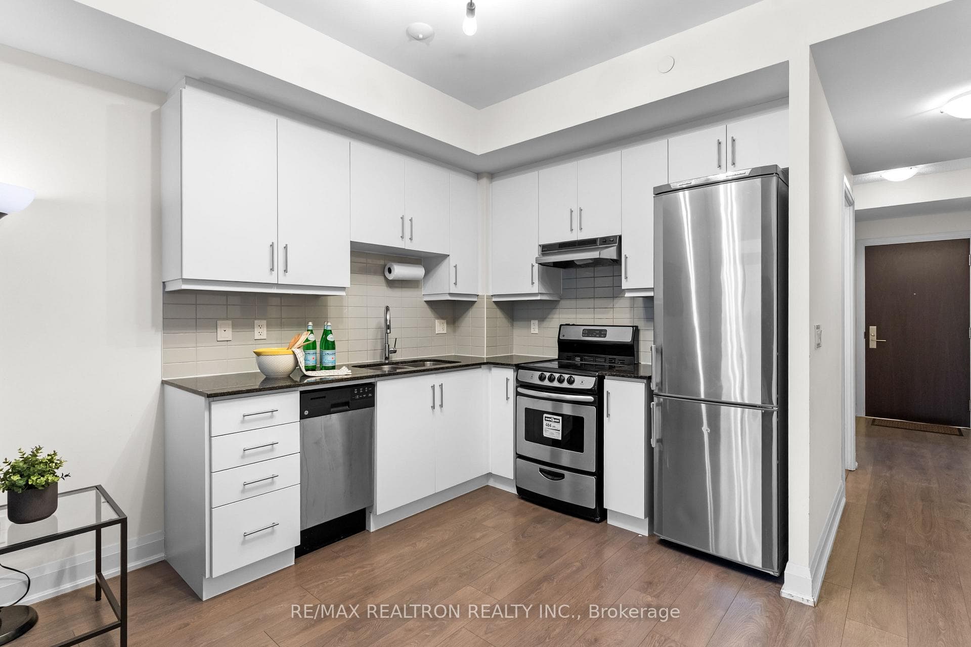 68 Canterbury Place Unit 712 photo 14