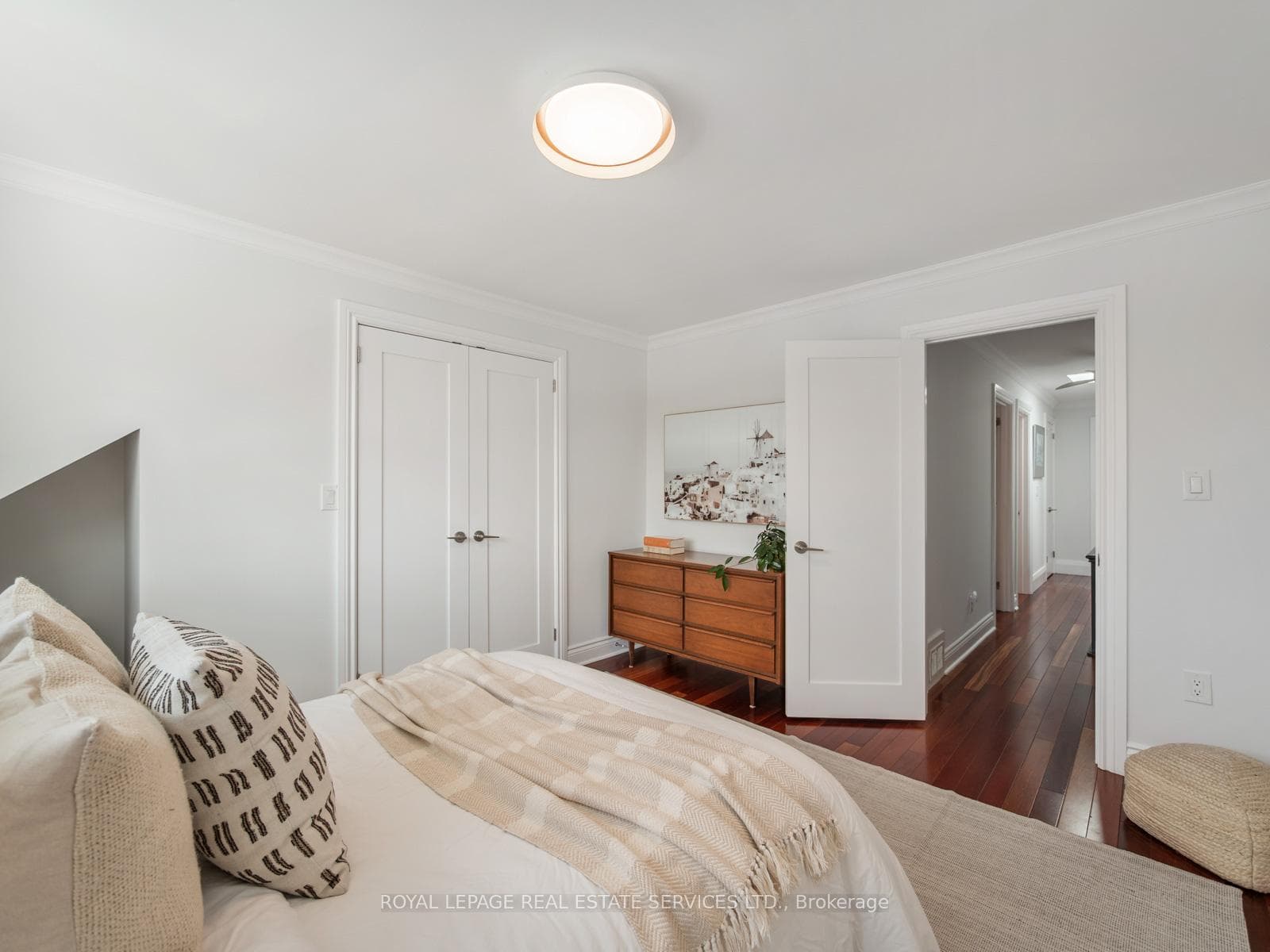581 Beresford Avenue photo 31