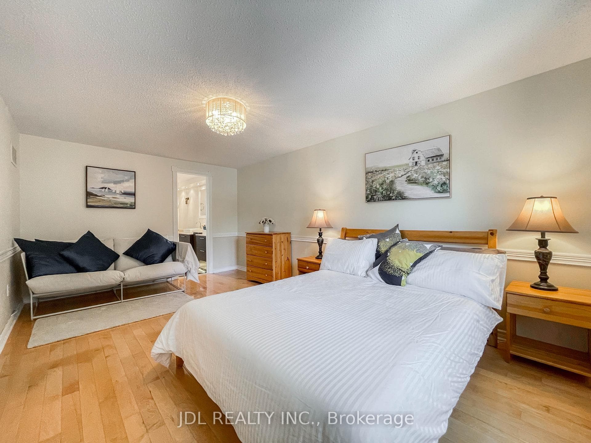 126 Weir Crescent photo 29