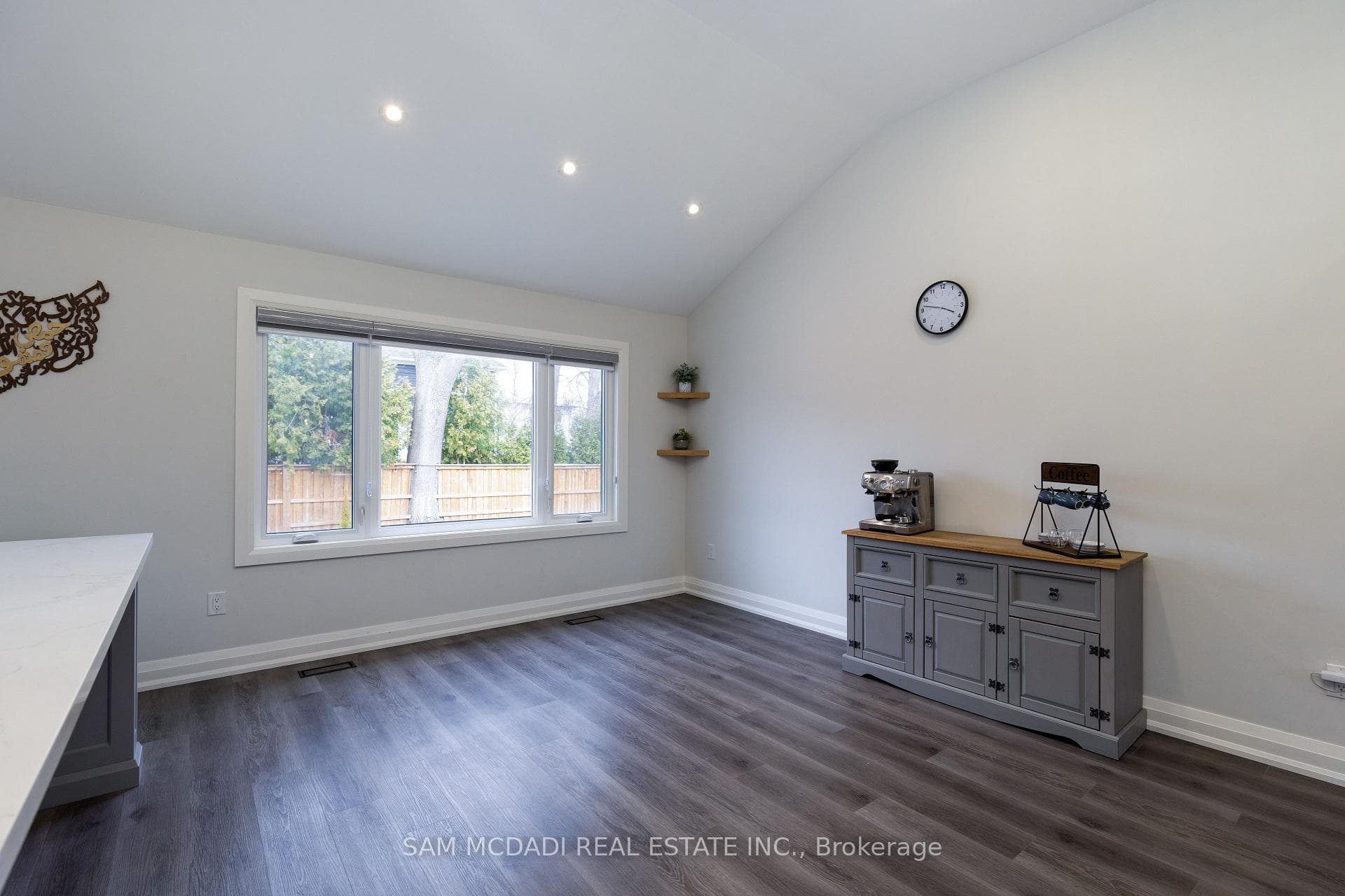 463 Rebecca Street photo 10