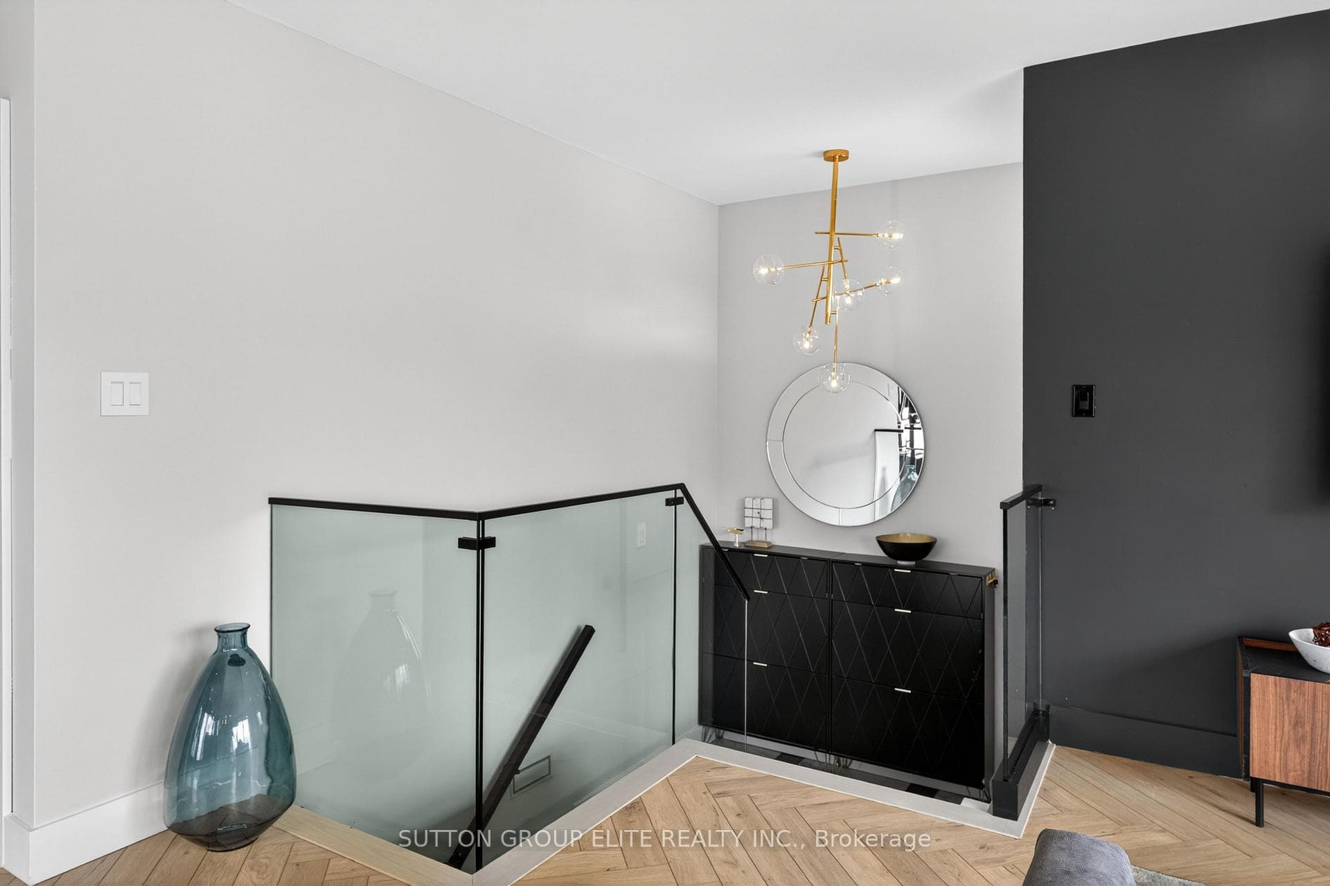 Modern Glass Rain System