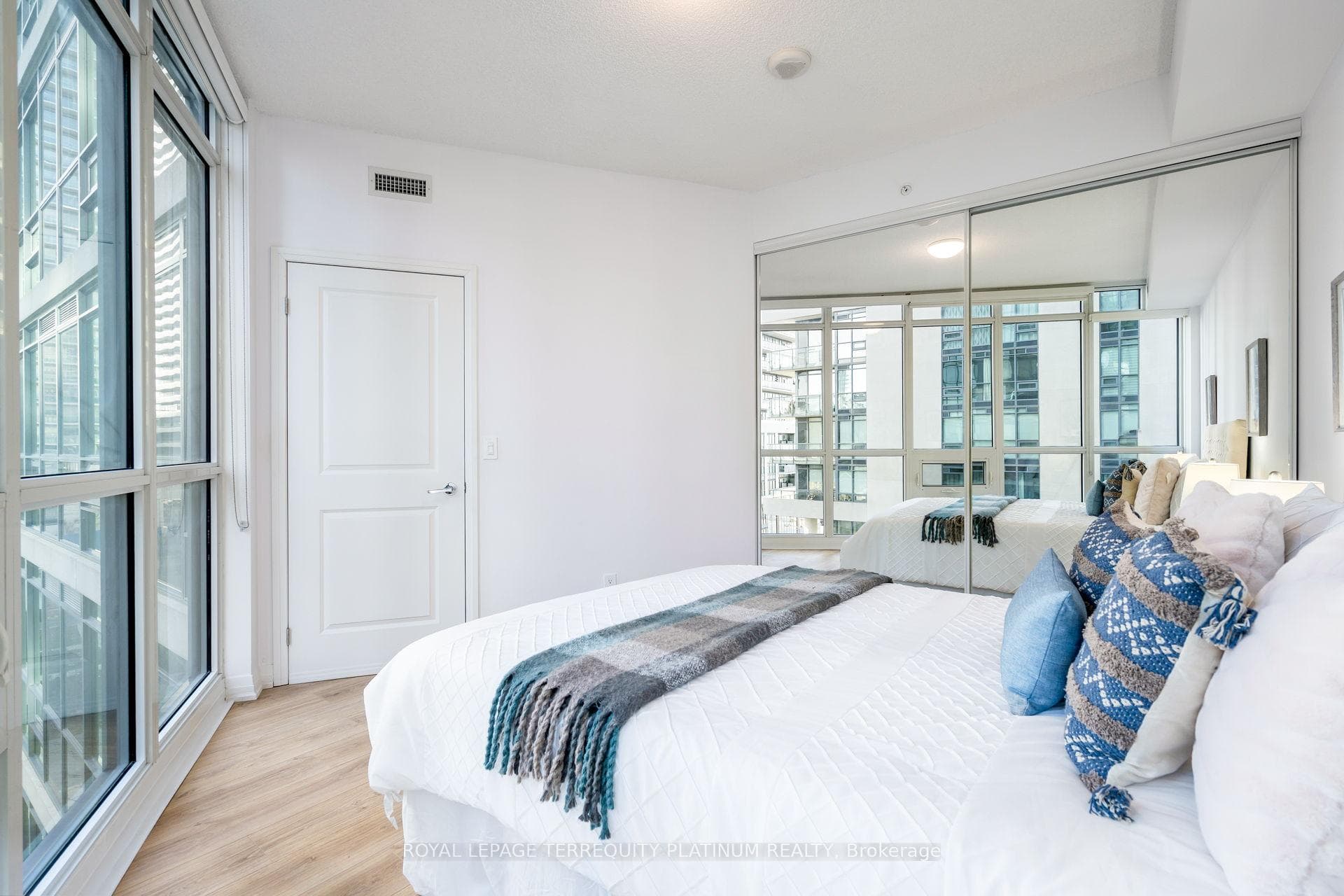 60 Annie Craig Drive Unit 513 photo 17