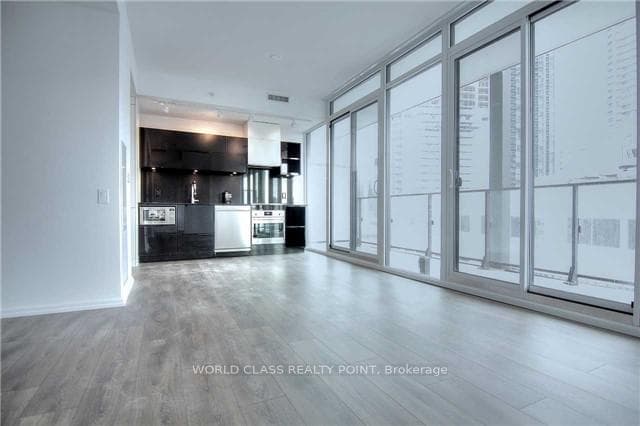 125 Peter Street Unit 913 photo 7