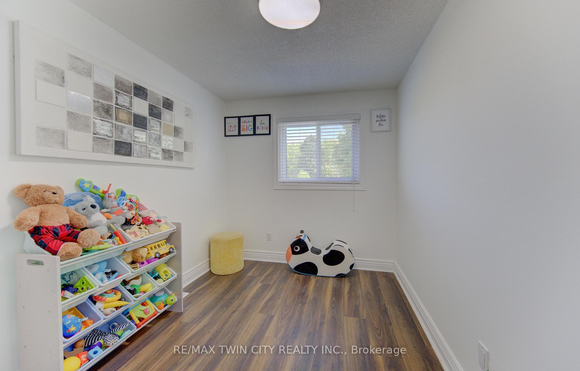 32 ENFIELD Drive photo 20