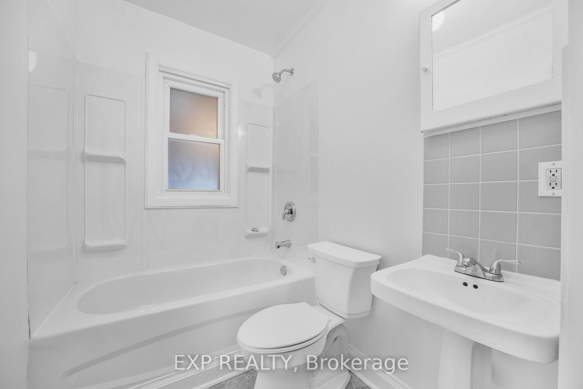 585 Veterans Road photo 13