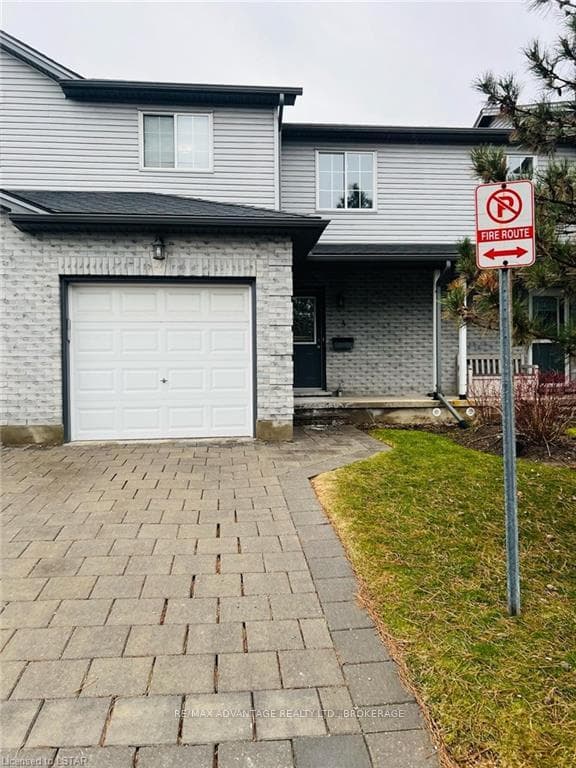 767 WHARNCLIFFE Road Unit 3 photo 2