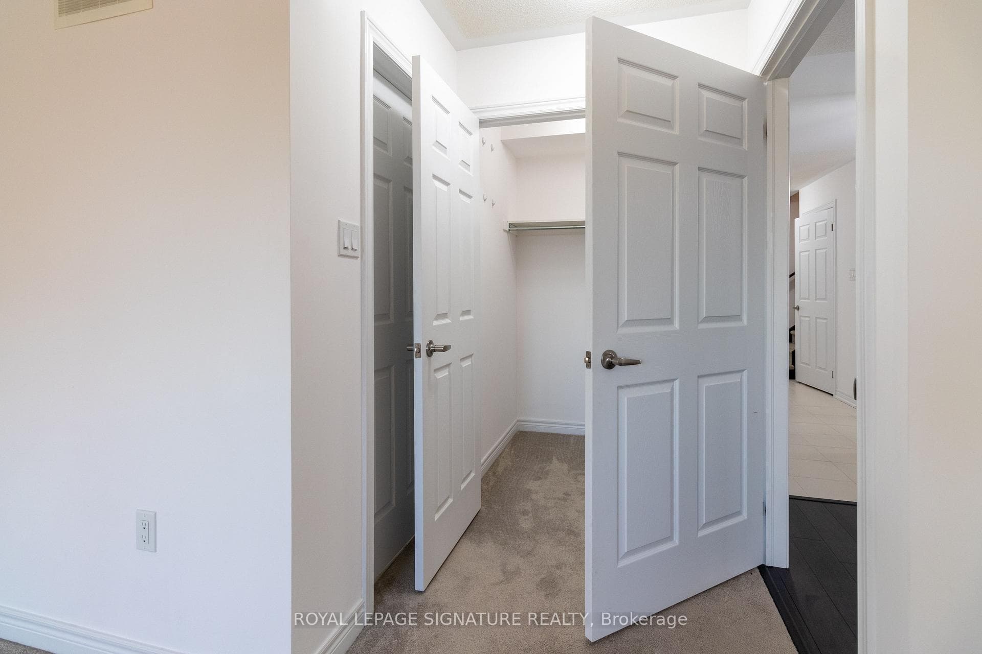 342 Stewart Street photo 17
