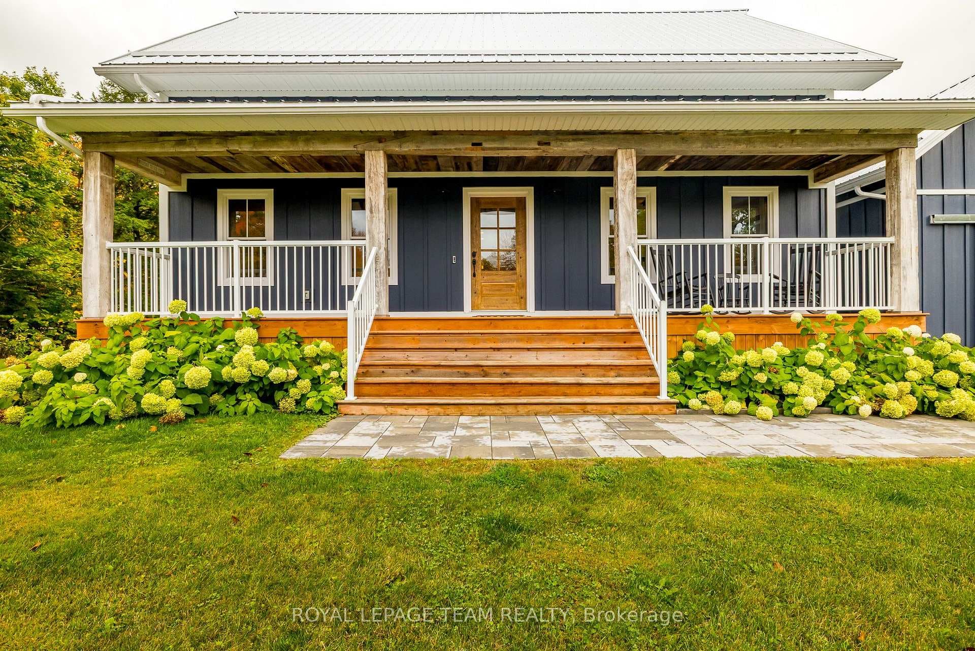 102 Brookberry Crescent photo 5