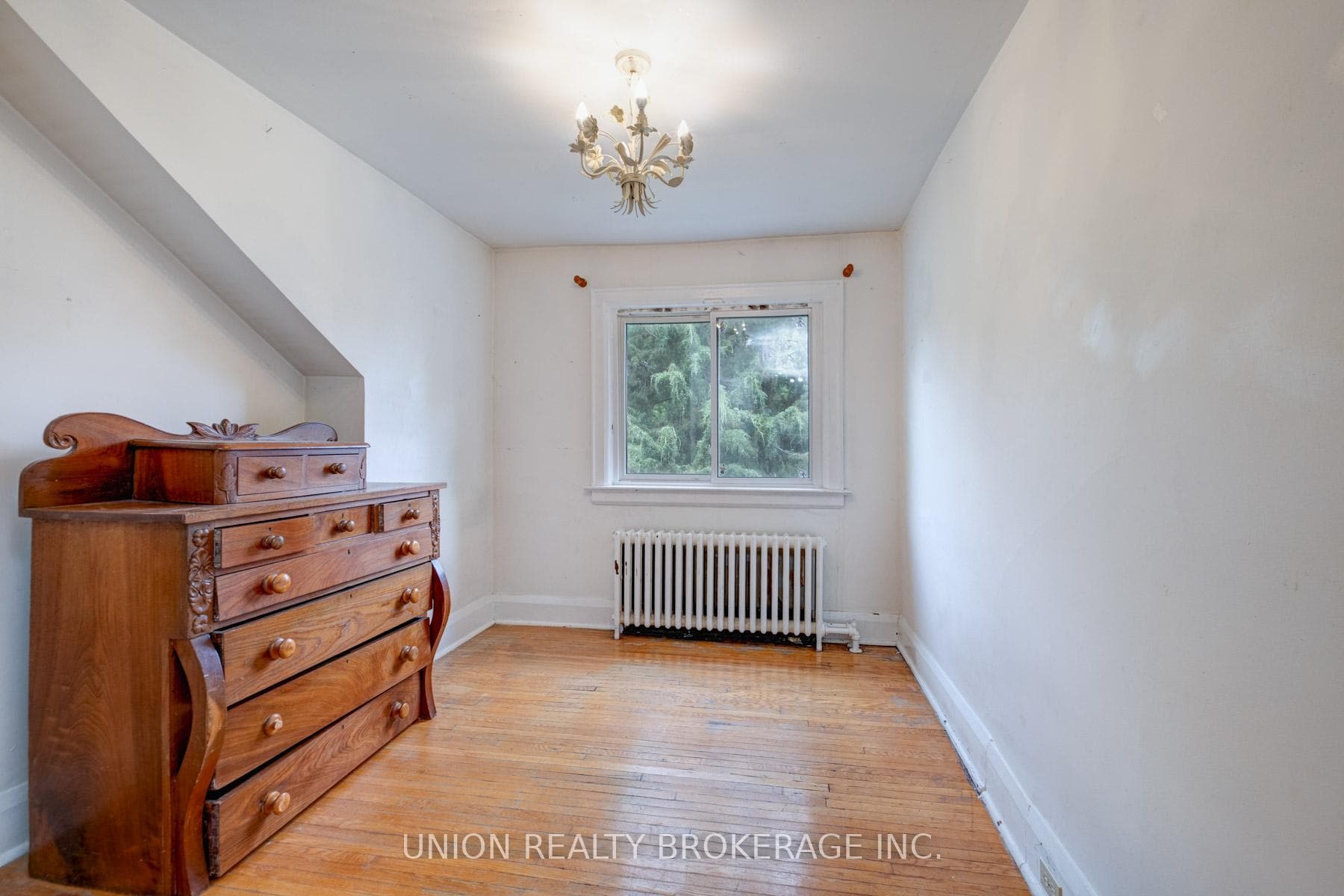 387 Millwood Road photo 9