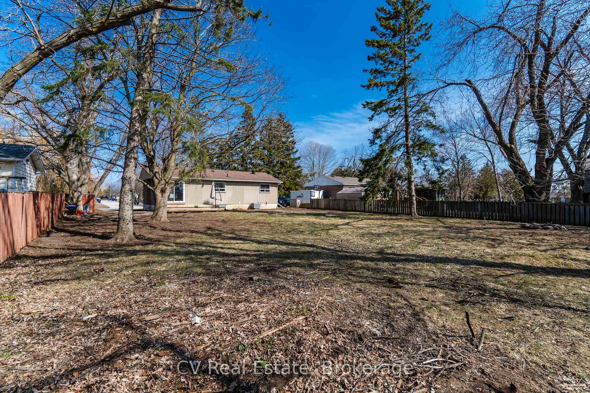 204 Lynn Street photo 45