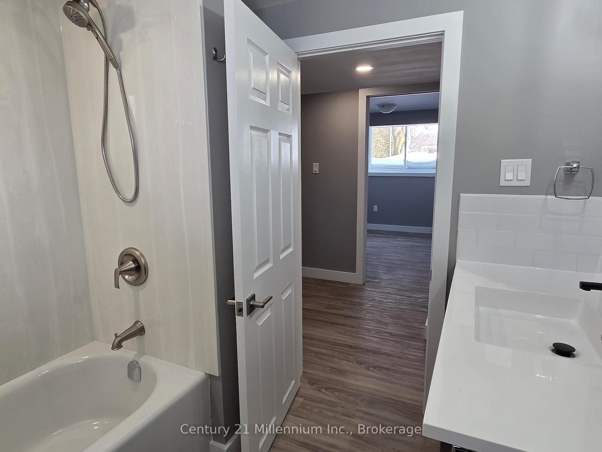 398 Kingsway Street Unit Unit 2 photo 8