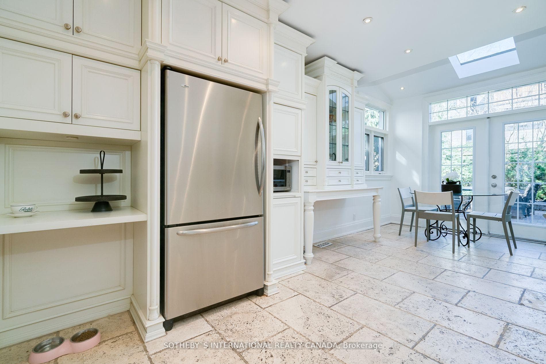 172 Macpherson Avenue photo 10