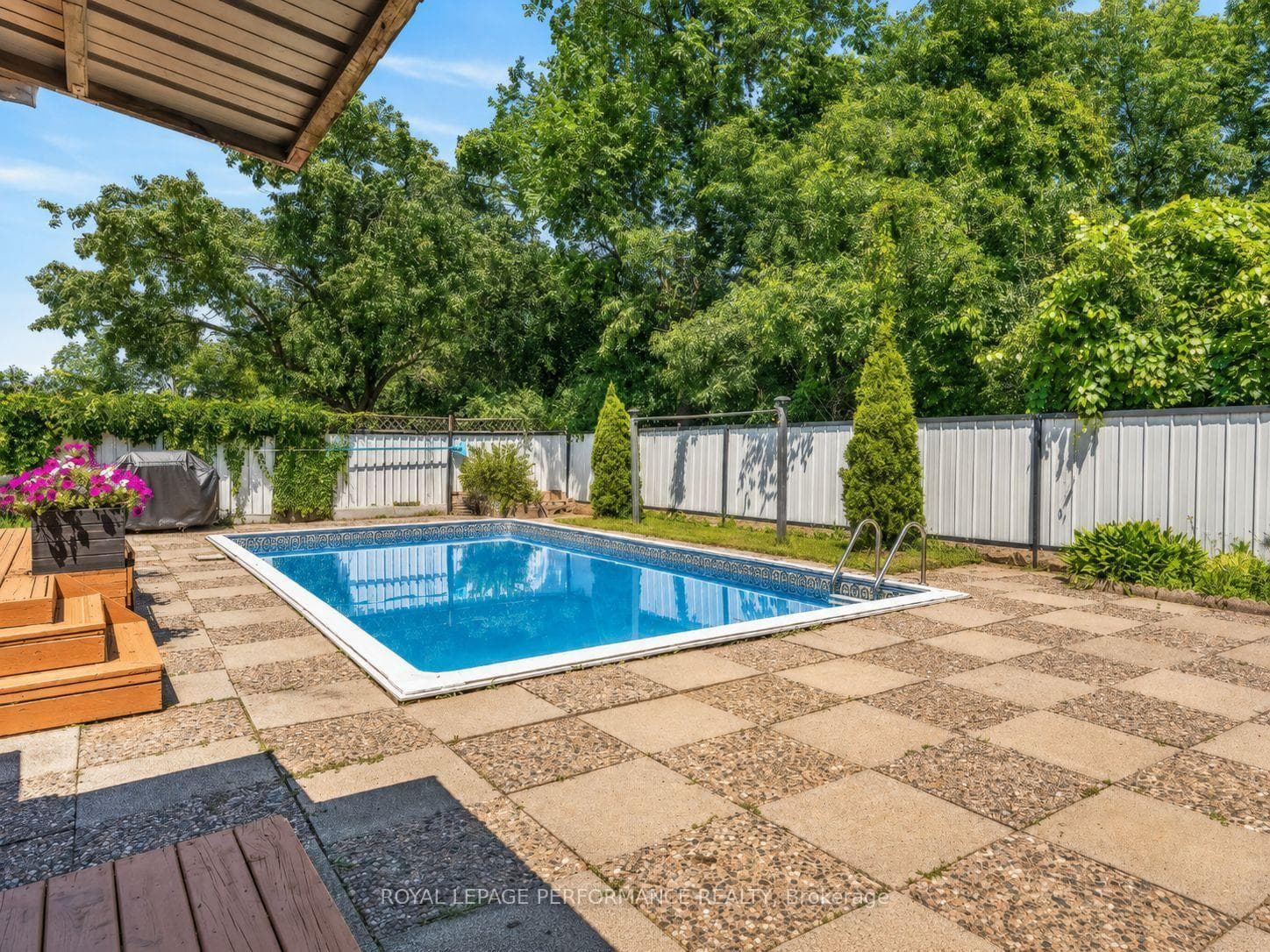 2179 Erinbrook Crescent photo 41