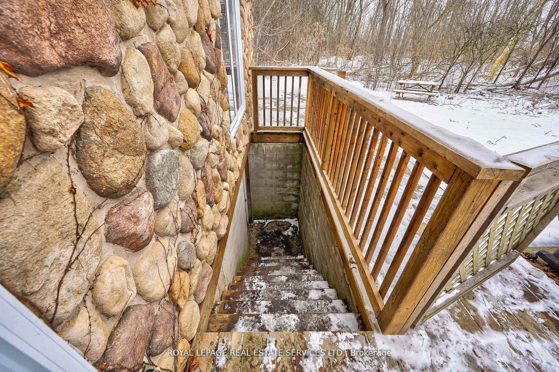 8227 Creditview Road photo 29