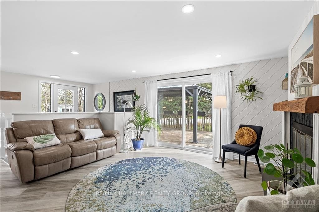27 FRINGEWOOD Drive photo 13