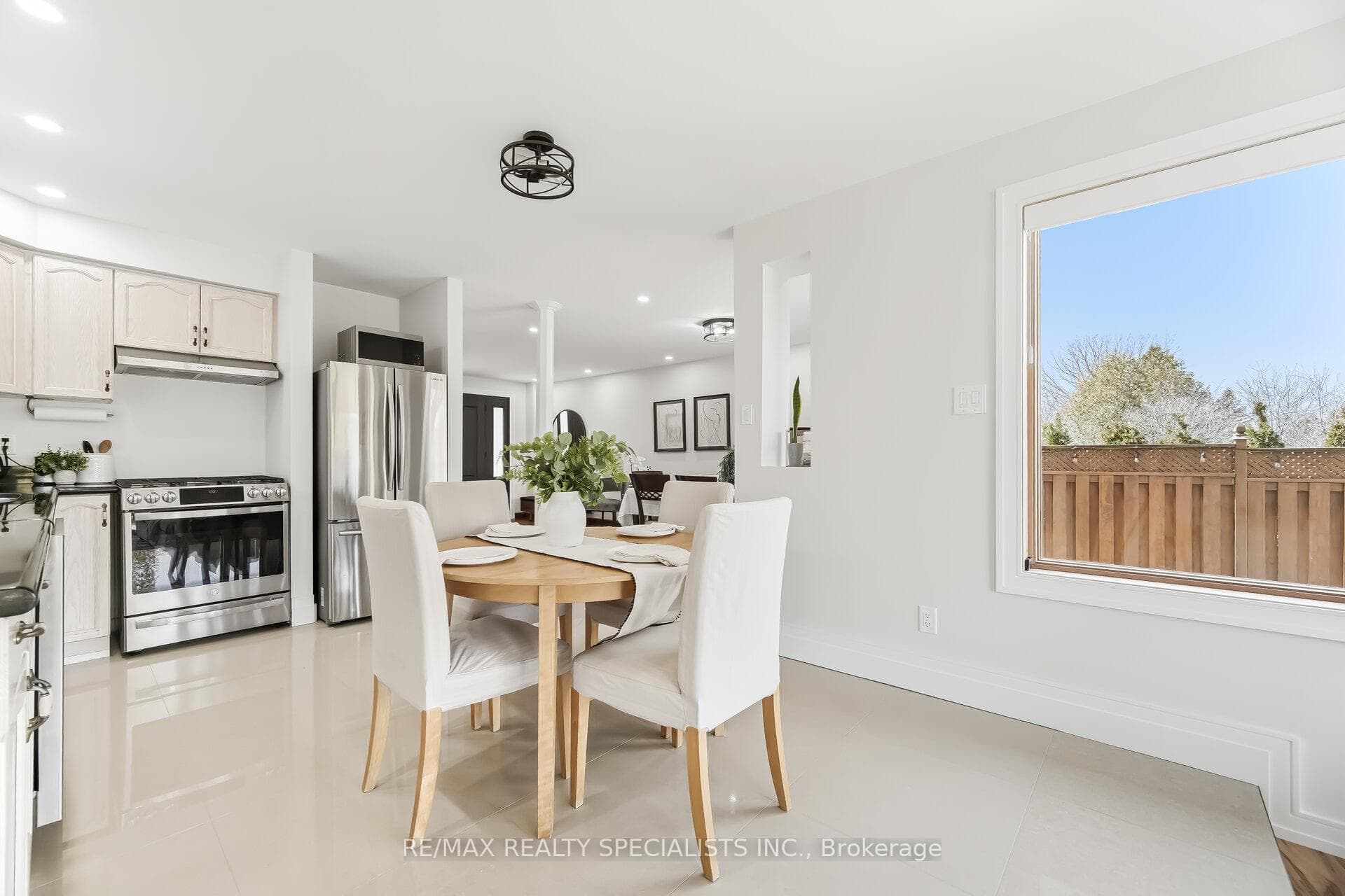 1169 Barnswallow Court photo 5