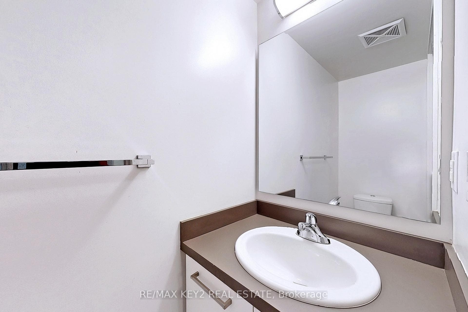 12 York Street Unit 710 photo 20