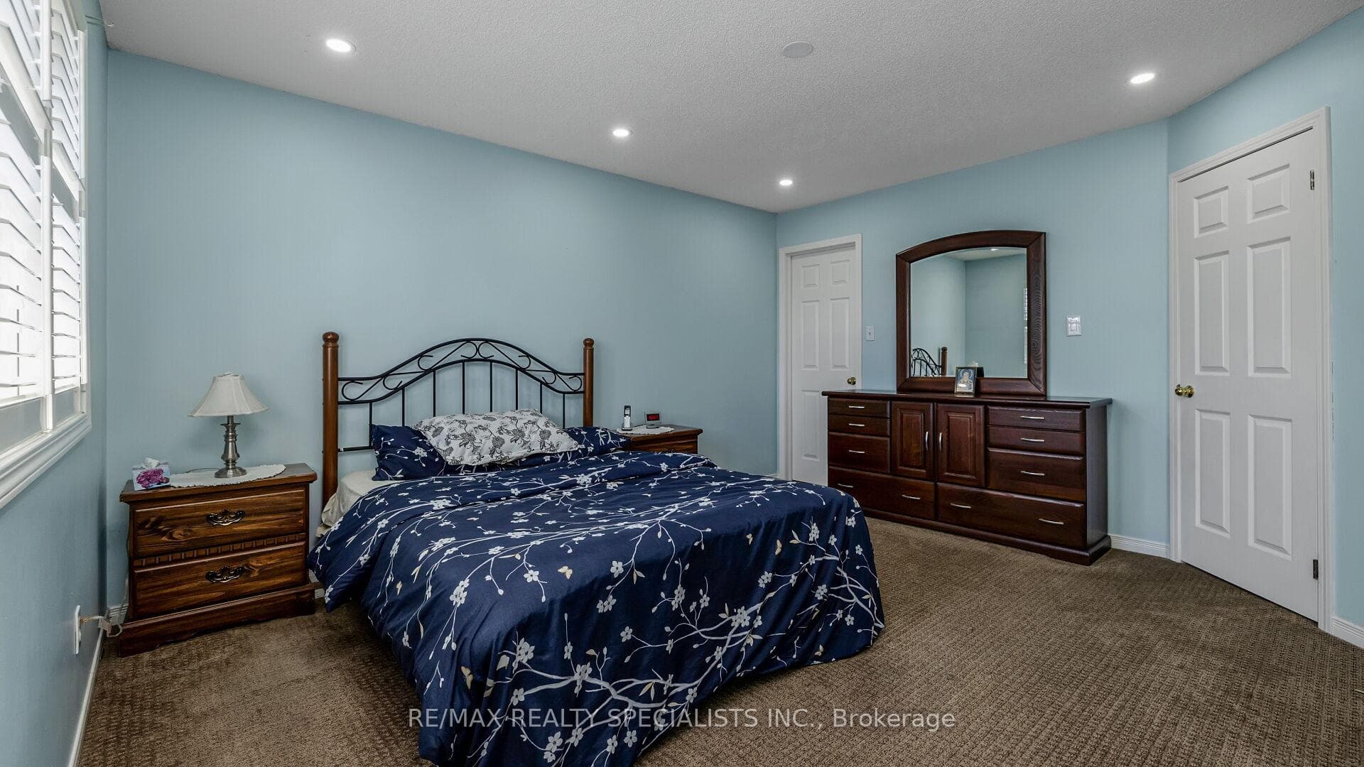 108 Twin Pines Crescent photo 19