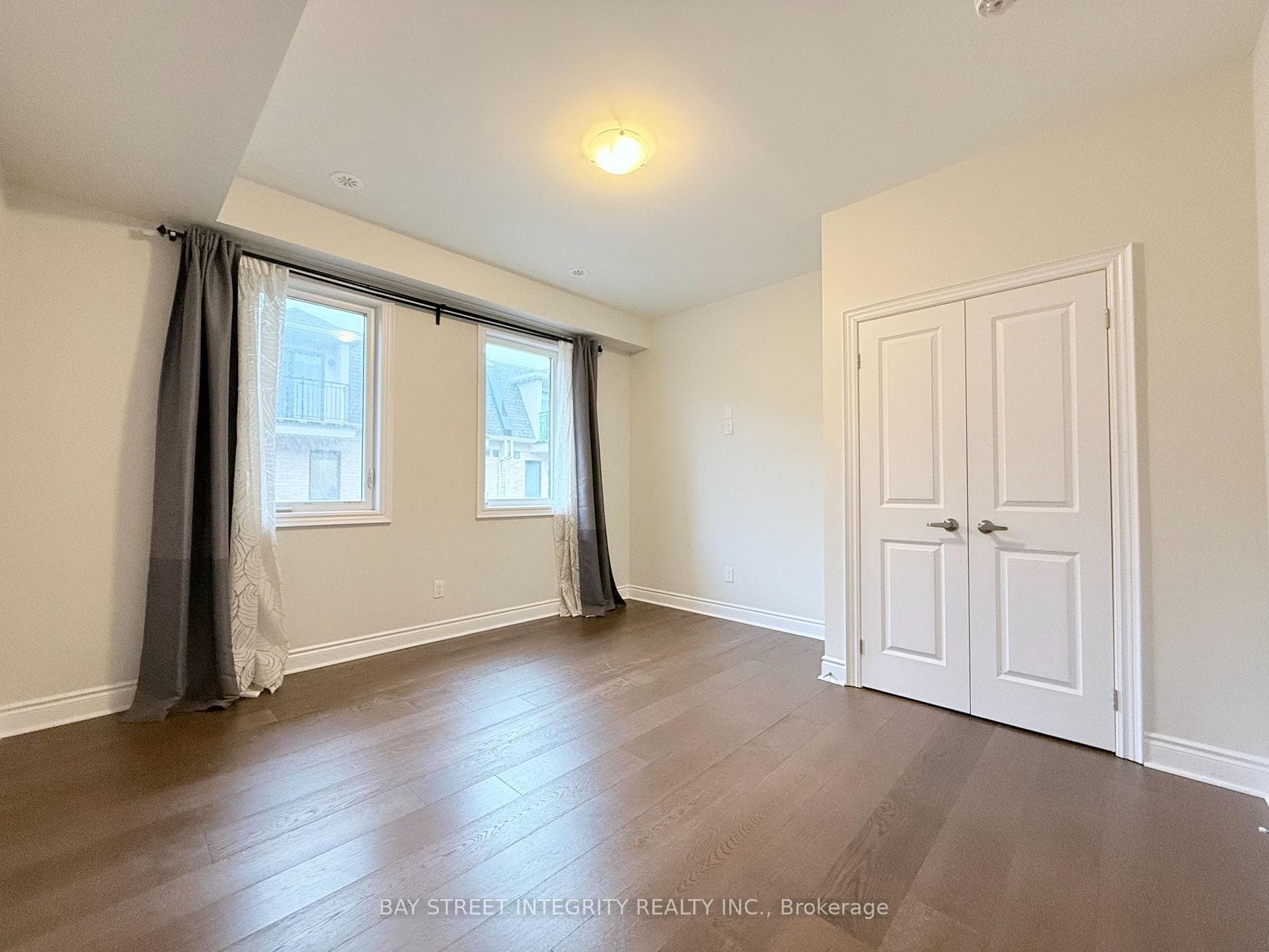 2160 Trafalgar Road Unit 3 photo 15