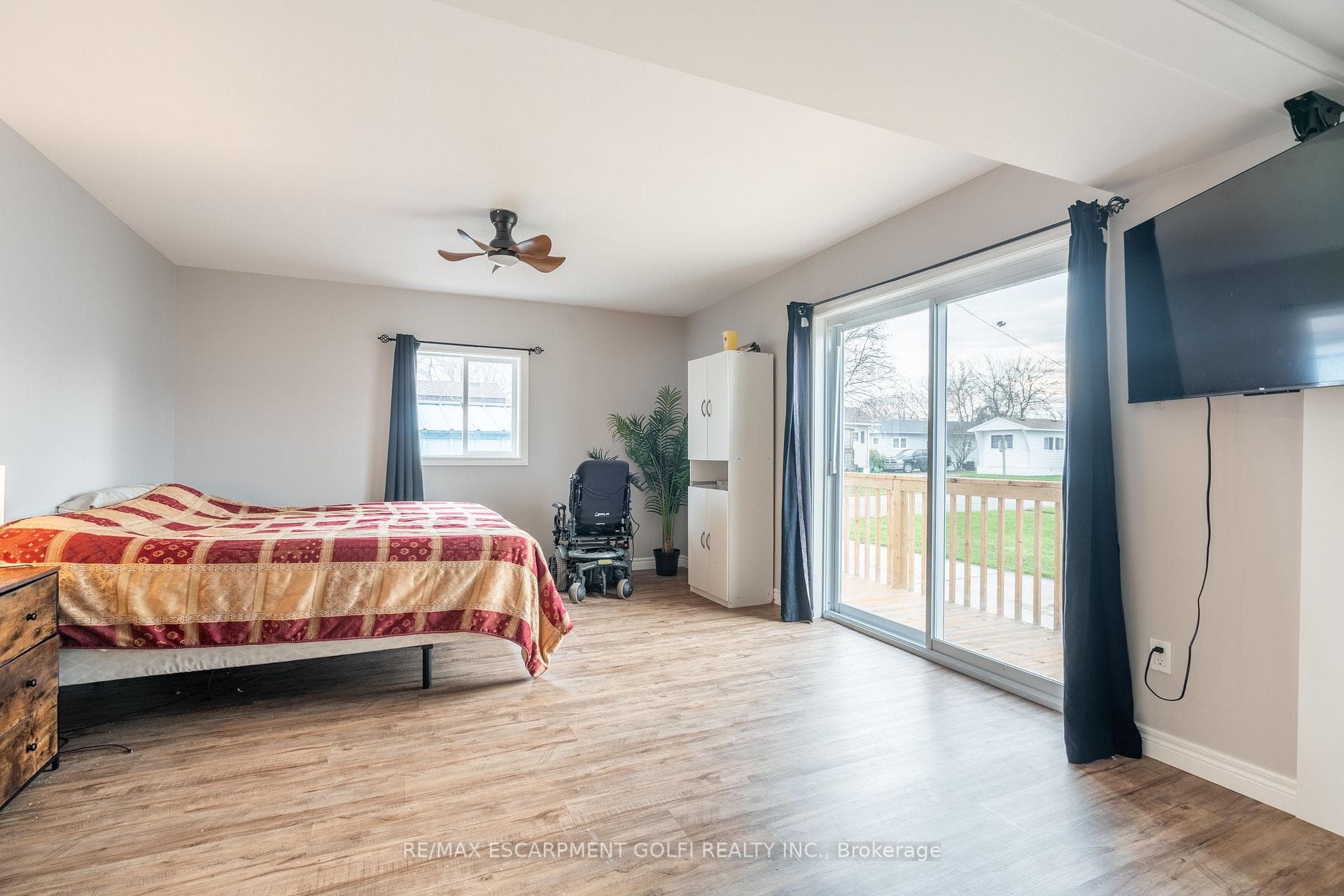 4588 Martha Lane photo 11