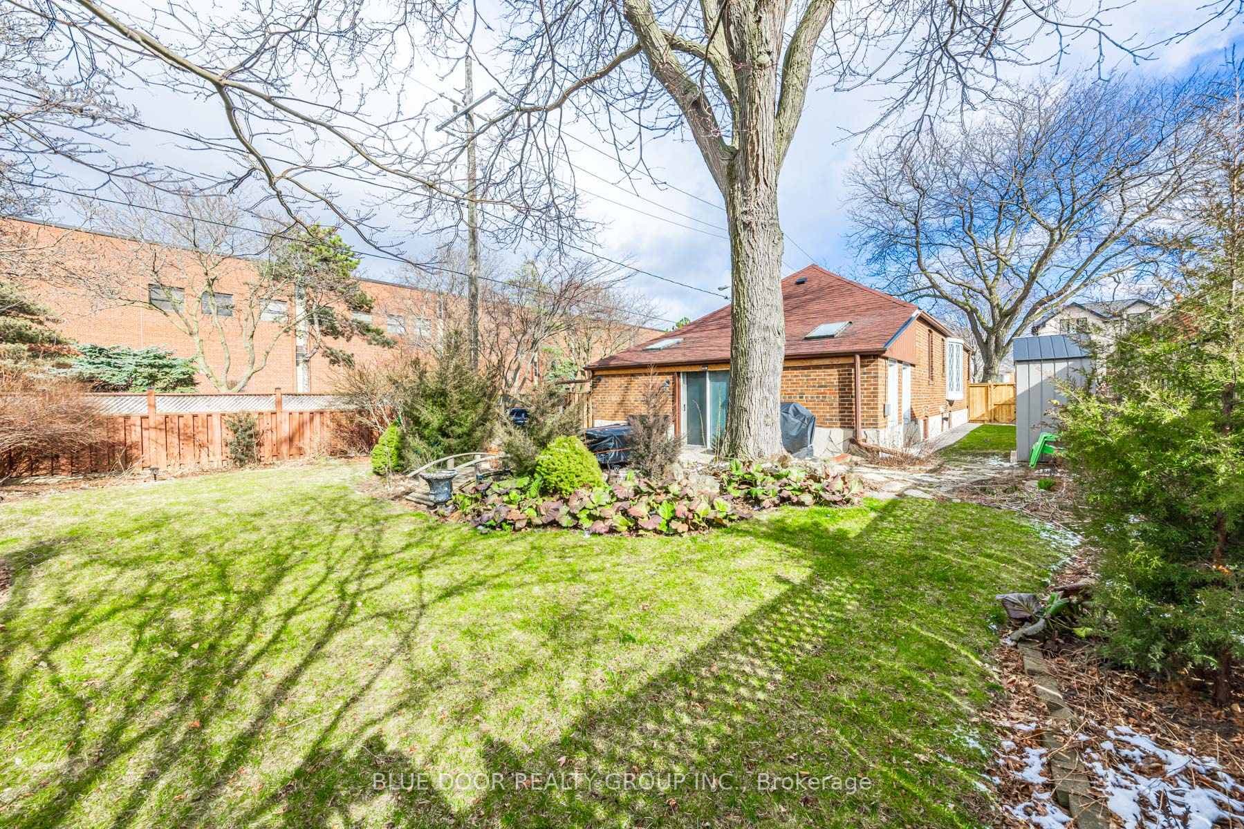 54 Glenshaw Crescent photo 29