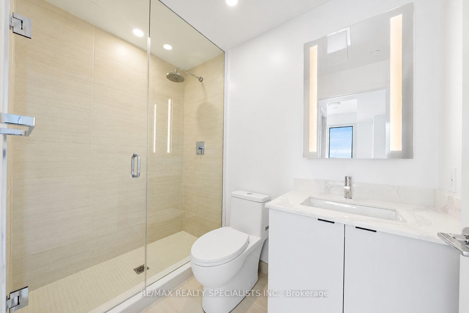 285 Dufferin Street Unit 817 photo 18