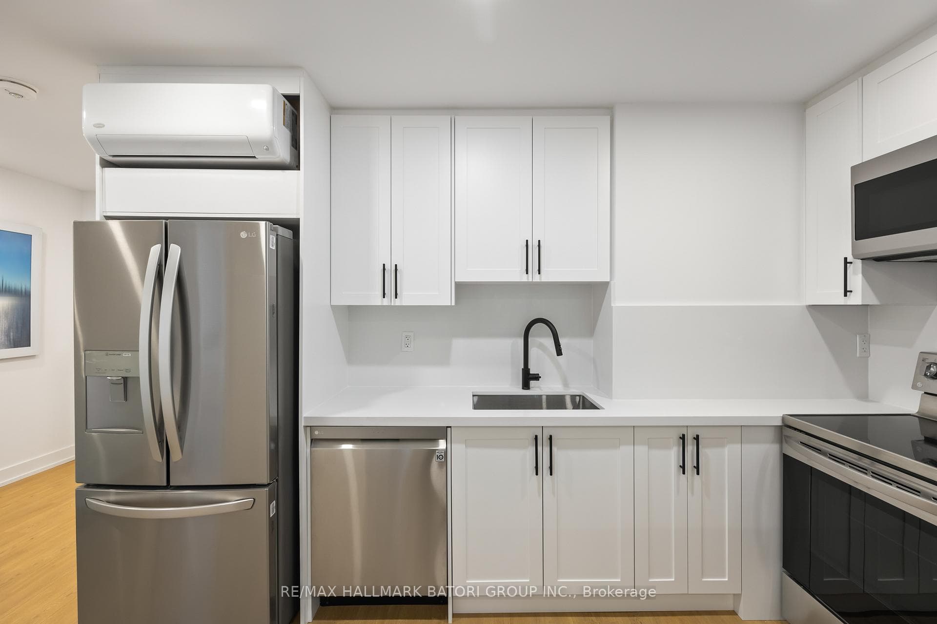 357 Eglinton Avenue Unit A photo 2