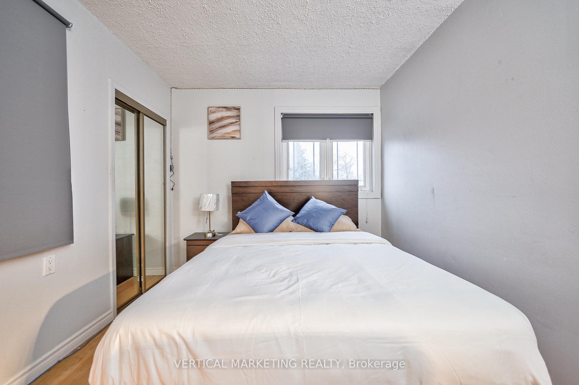 41 south marine Drive photo 24